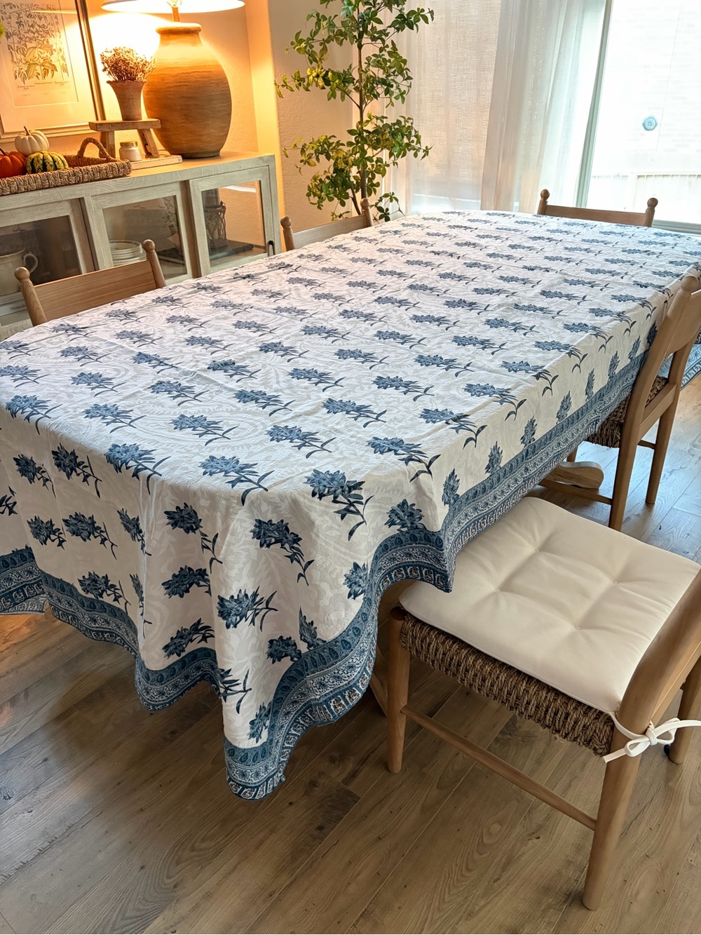 Vintage Floral White/Blue Tablecloth
